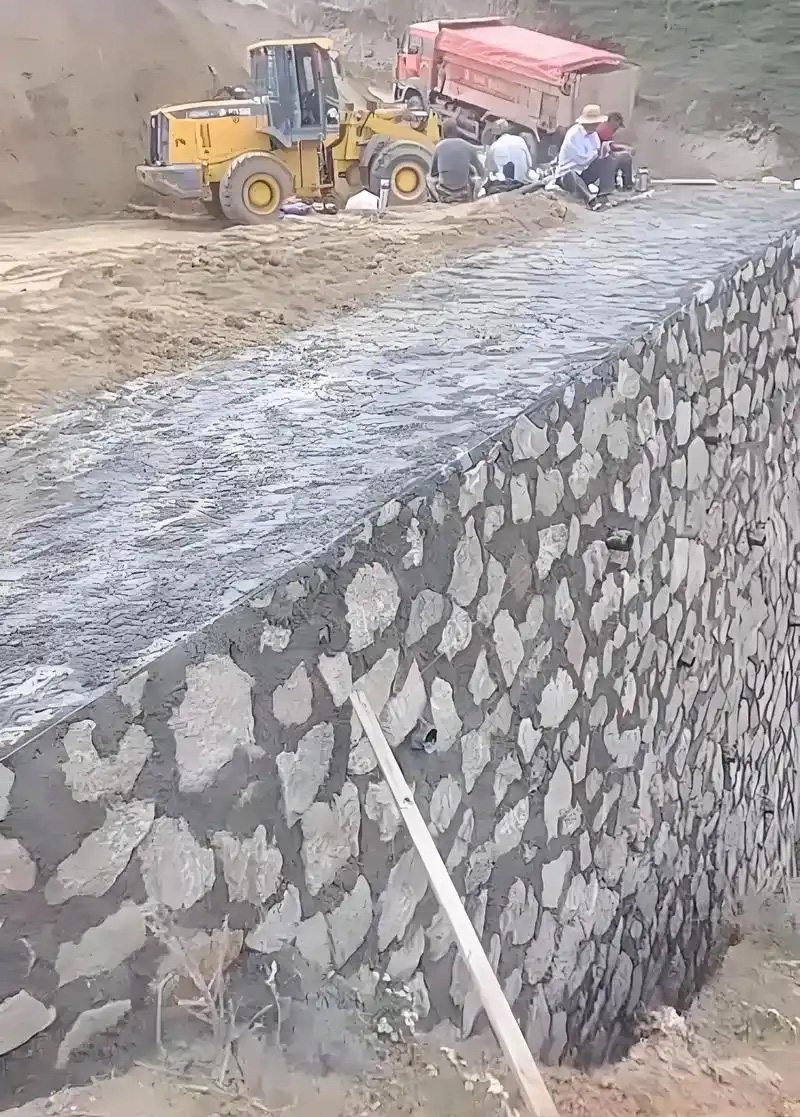洛阳偃师边坡加固